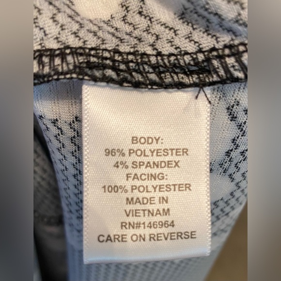 Black short sleeved dress - Picture 5 of 5